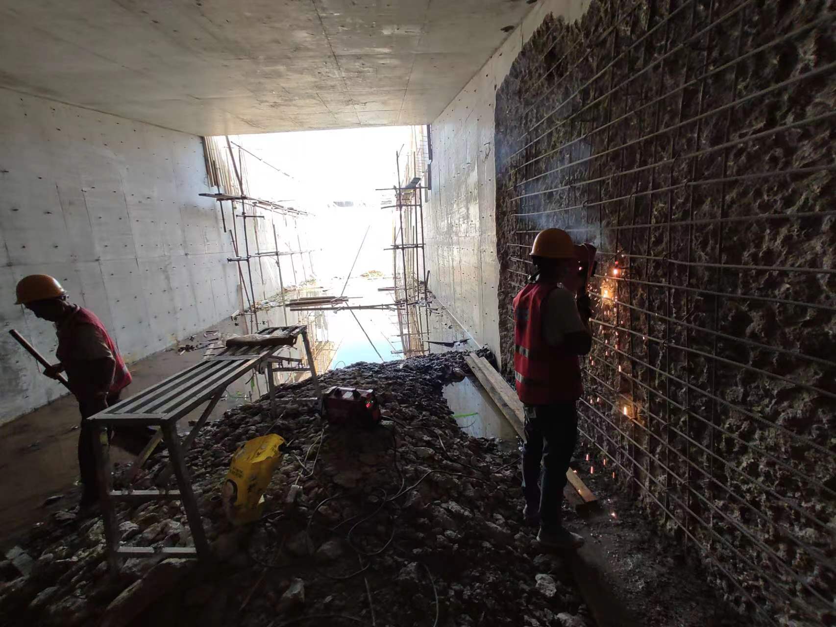 亳州挖断承重墙导致楼体开裂，加固施工方案出炉
